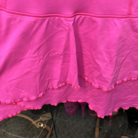 Super cute golf , tennis or athletic dress. Pink. Excellent condition. XS - Picture 3 of 4